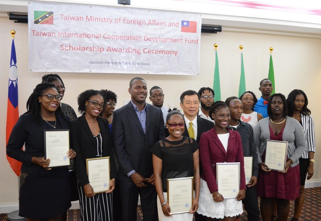THIRTEEN NATIONALS RECEIVE 2017 TAIWAN SCHOLARSHIP AWARD