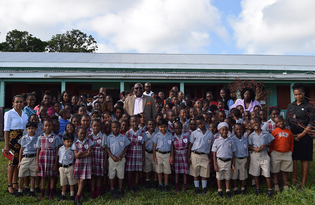 PRIME MINISTER HARRIS SPREADS JOY AND PROMOTES UNITY, AS HE SPENDS HIS DAY AMONGST HIS CONSTITUENTS