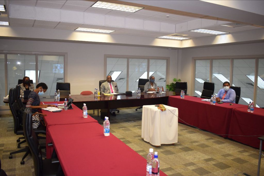 ST. KITTS AND NEVIS GOVERNMENT HOLDS PRODUCTIVE MEETING WITH IMF OFFICIALS