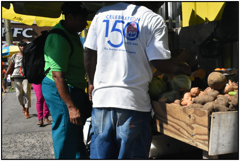 CABINET CONSIDERS PERMANENT PLACEMENT FOR SIDEWALK VENDORS