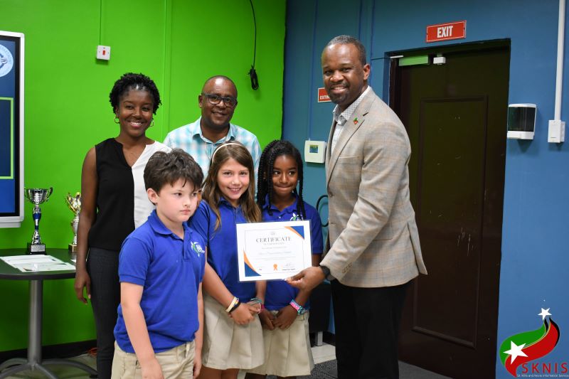 MINISTER WITH RESPONSIBILITY FOR WATER THANKS CHILDREN WHO PARTICIPATED IN WATER COMPETITION