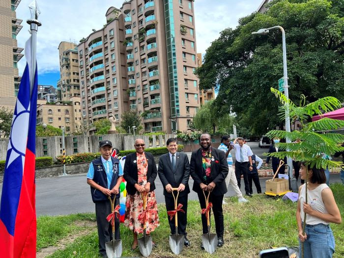 Saint Kitts and Nevis’ Governor General Dame Marcella Liburd plants Poinciana in Taiwan