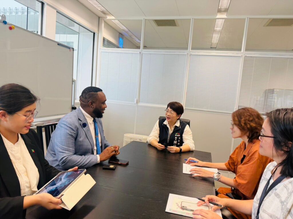 His Excellency Donya L. Francis Discusses Cultural Exchanges with Head of Taichung’s Cultural Affairs Bureau